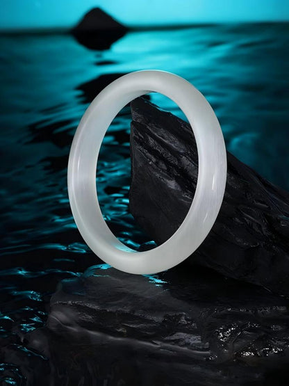 Chinese Glass Cat Eye Bangle